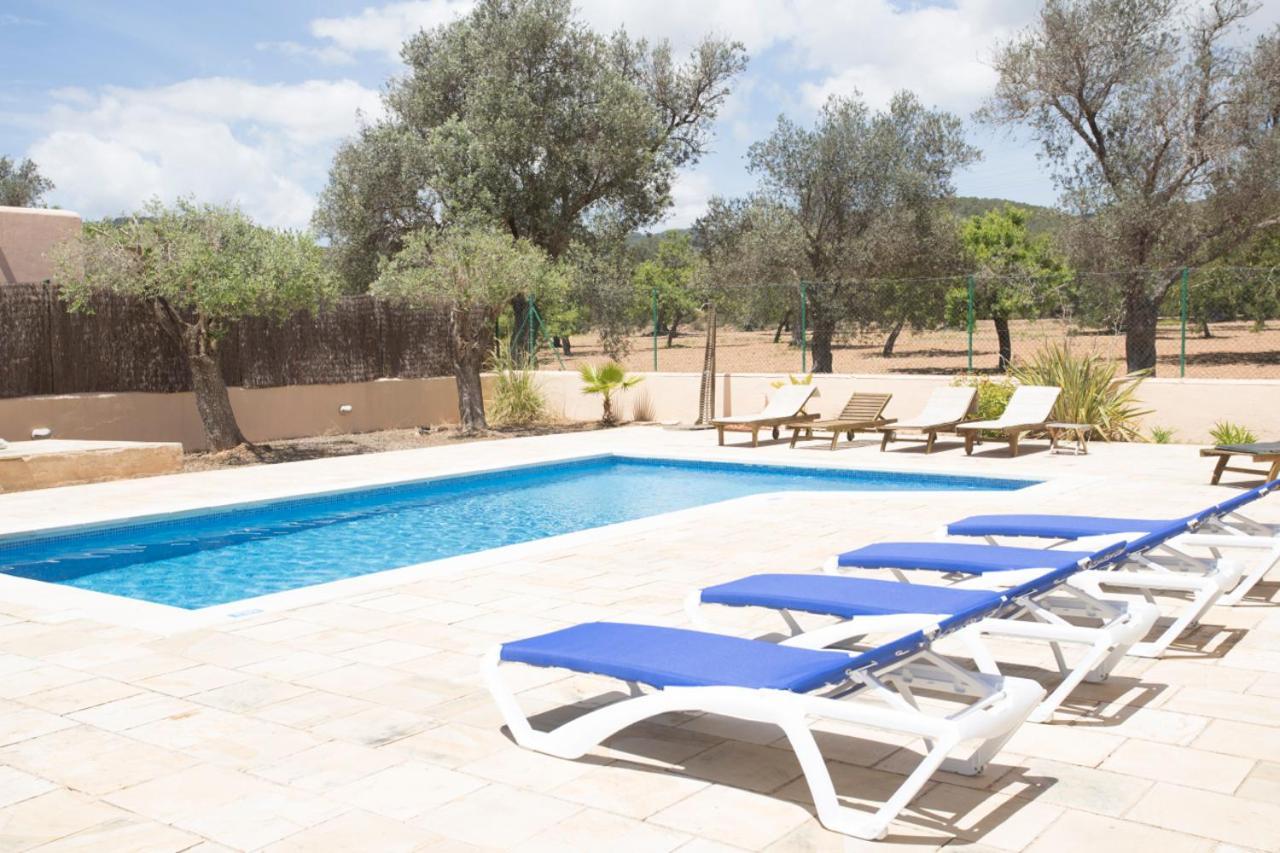 Villa Tom Is Near To Playa Den Bossa Sant Jordi de ses Salines Экстерьер фото